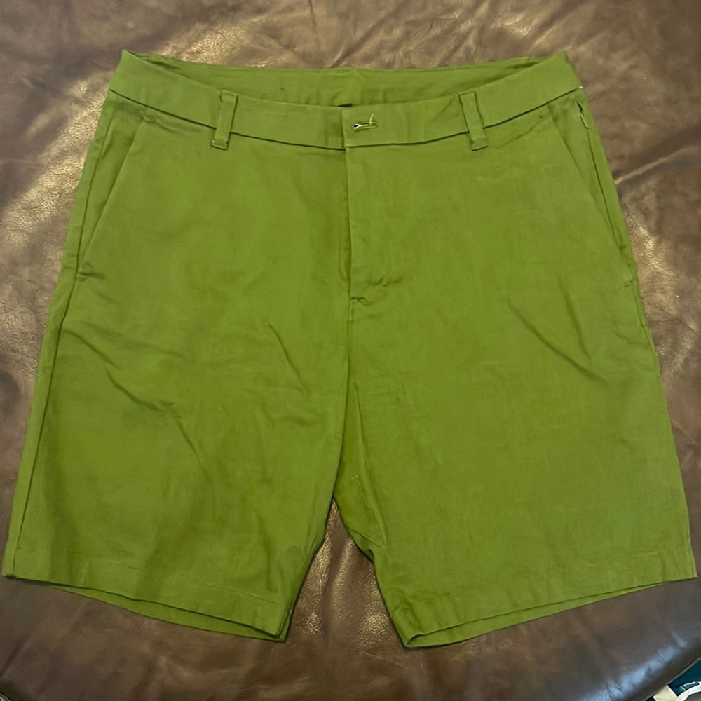 Lululemon Forrest Green cotton shorts